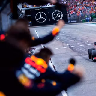 Max Verstappen laptop wallpaper