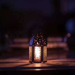 Lantern 4k wallpaper