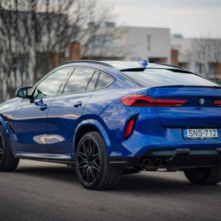 Blue BMW 4k wallpaper