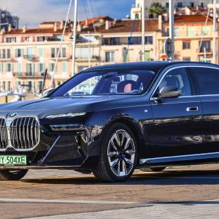 Blue BMW 4k wallpaper