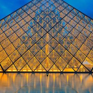 iPhone style pyramid wallpaper