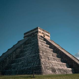 iPhone style pyramid wallpaper