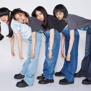 Suzuka Atarashii Gakko computer wallpaper