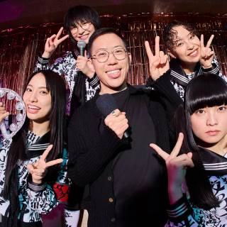 Suzuka Atarashii Gakko computer wallpaper