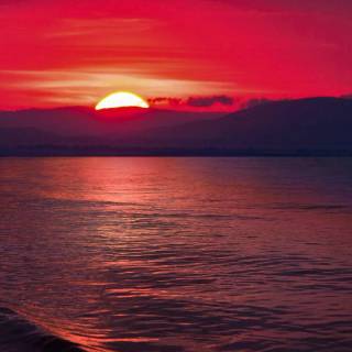 Sunset red sky and sea wallpaper