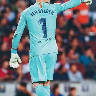 Goalkeeper phone wallpaper