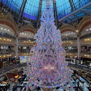 Christmas in Paris wallpaper