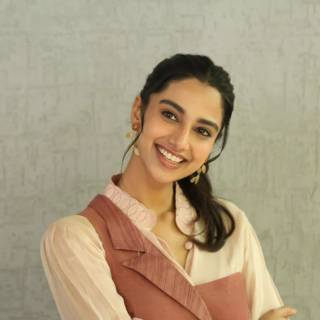 Lucky Bhaskar wallpaper