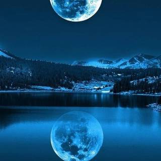 Midnight sky with a moon wallpaper