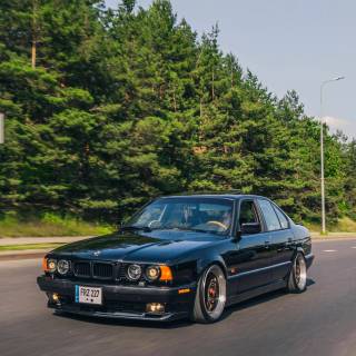 BMW E34 phone wallpaper