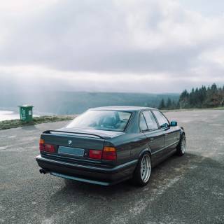 BMW E34 phone wallpaper