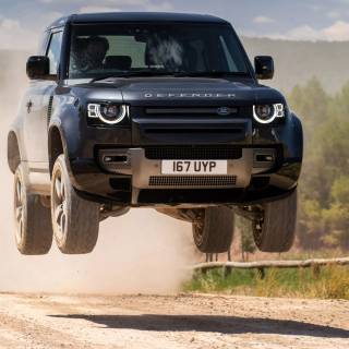 Land Rover Defender iPhone wallpaper