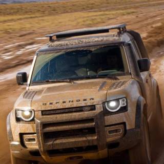 Land Rover Defender iPhone wallpaper