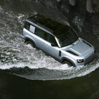 Land Rover Defender iPhone wallpaper