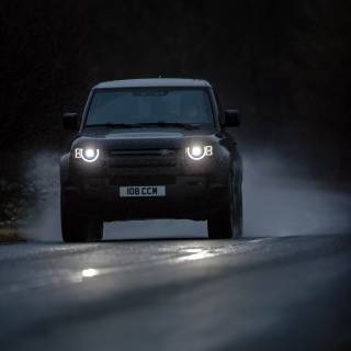 Land Rover Defender iPhone wallpaper