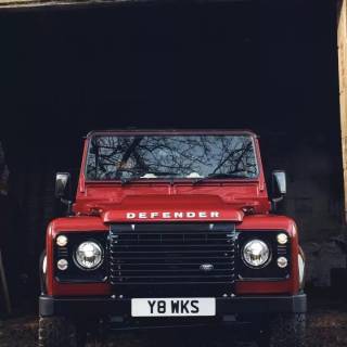 Land Rover Defender iPhone wallpaper