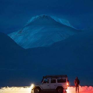 Land Rover Defender iPhone wallpaper