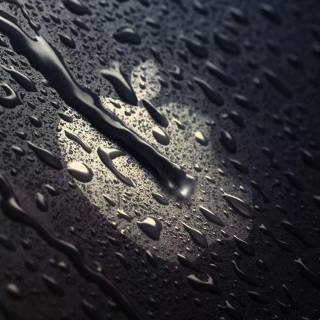 iPhone SE black wallpaper