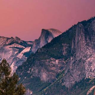 iPhone 16 pink wallpaper