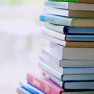 Reading 4k wallpaper