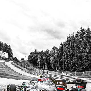 Petronas iPhone wallpaper