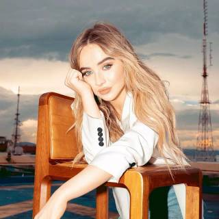 Sabrina Carpenter phone wallpaper