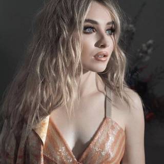 Sabrina Carpenter phone wallpaper