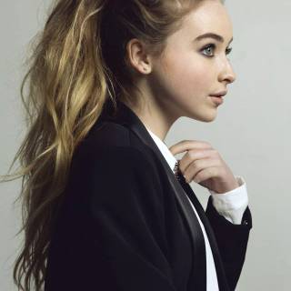 Sabrina Carpenter phone wallpaper