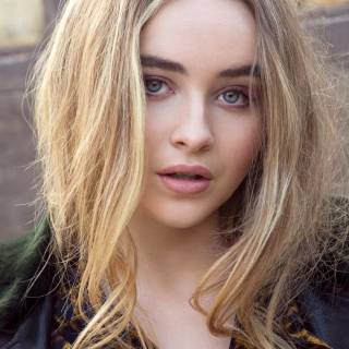 Sabrina Carpenter phone wallpaper