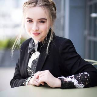 Sabrina Carpenter phone wallpaper