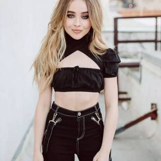 Sabrina Carpenter phone wallpaper