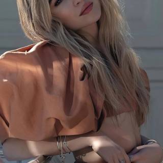 Sabrina Carpenter phone wallpaper