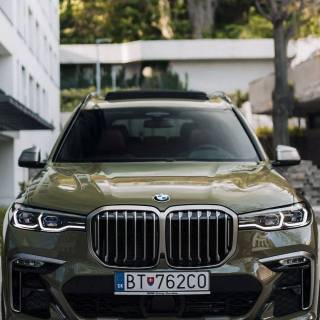 BMW X3 iPhone wallpaper