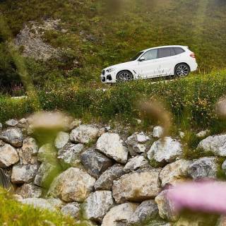 BMW X3 iPhone wallpaper