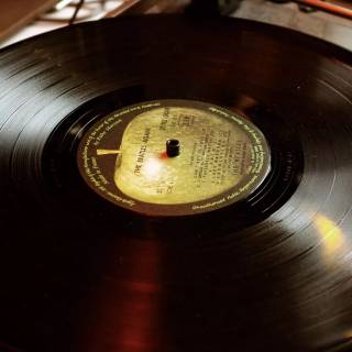 Music iPhone 11 wallpaper