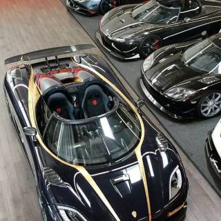 Black Koenigsegg wallpaper