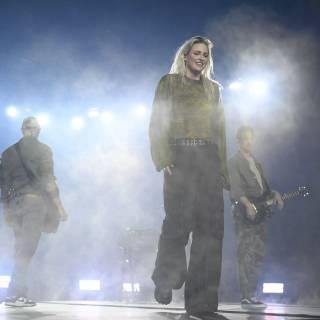 Emily Armstrong wallpaper