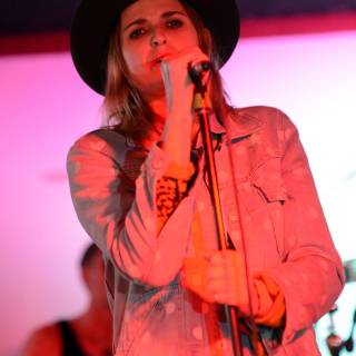 Emily Armstrong wallpaper