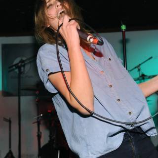 Emily Armstrong wallpaper