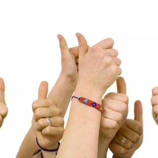 Hands free wallpaper