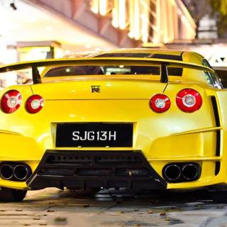 Yellow Nissan GTR wallpaper