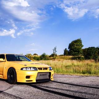 Yellow Nissan GTR wallpaper