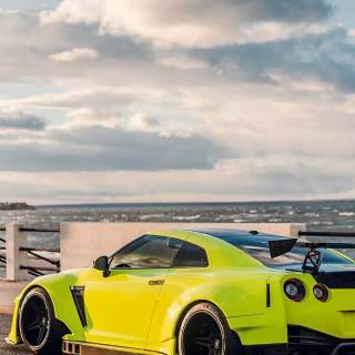Yellow Nissan GTR wallpaper