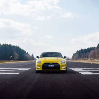 Yellow Nissan GTR wallpaper