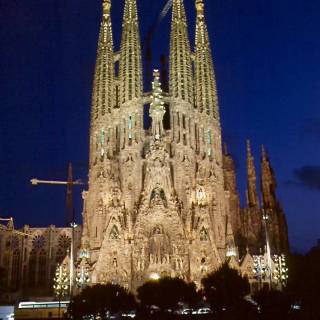 Antoni Gaudí wallpaper