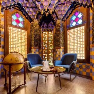 Antoni Gaudí wallpaper