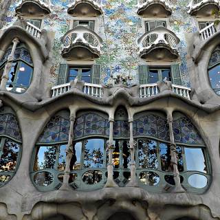 Antoni Gaudí wallpaper