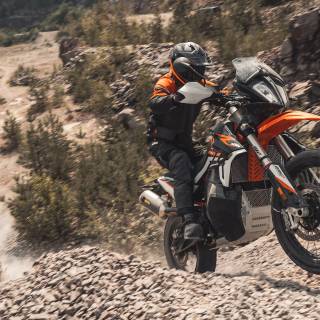 KTM 890 Adventure wallpaper