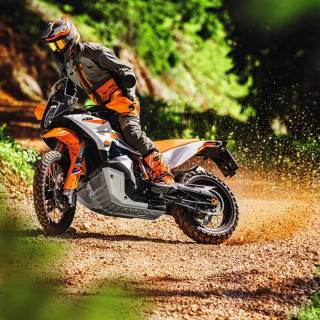 KTM 890 Adventure wallpaper