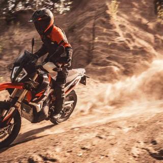 KTM 890 Adventure wallpaper